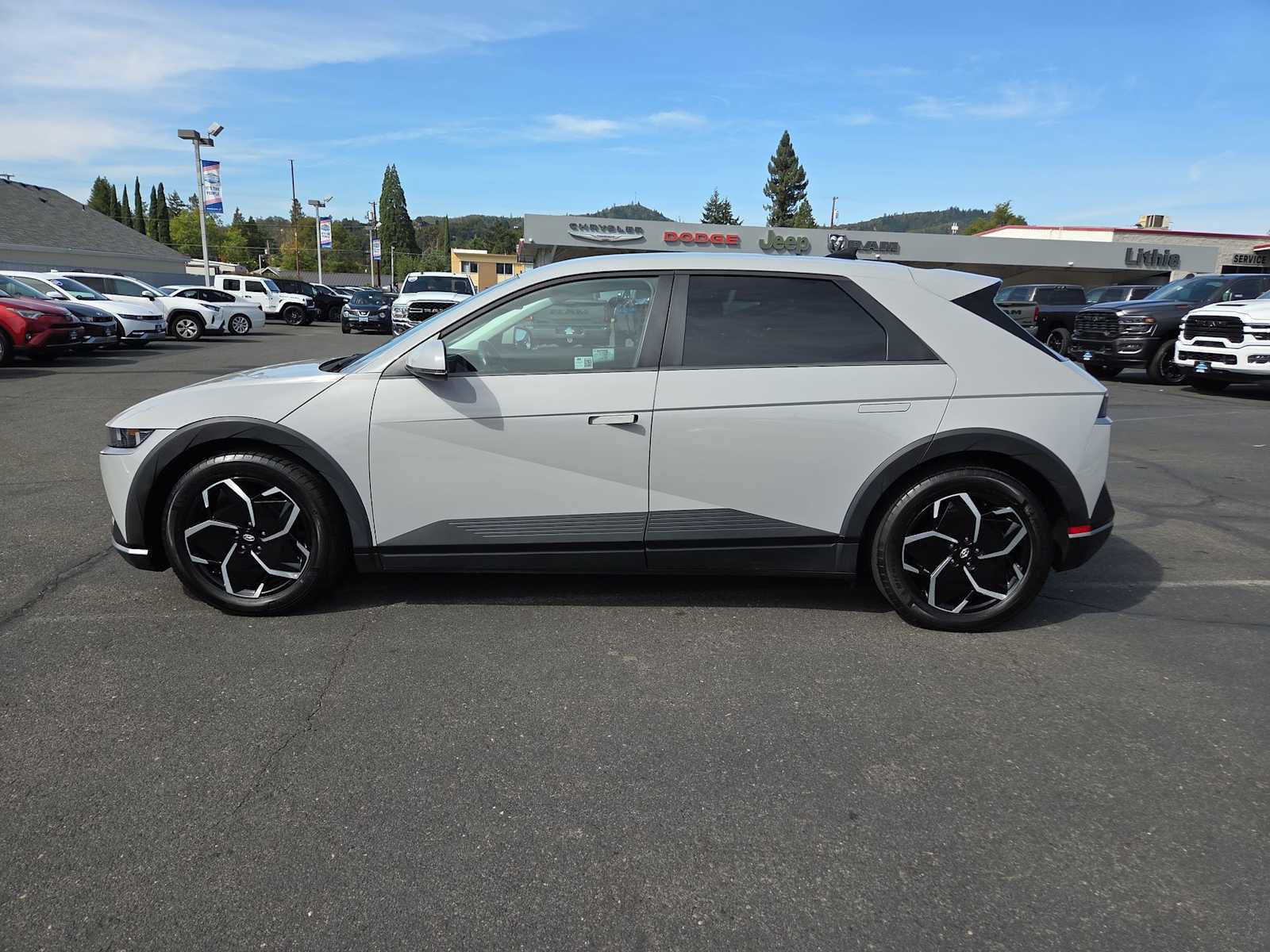 Used 2024 Hyundai Ioniq 5 SE RWD image 11