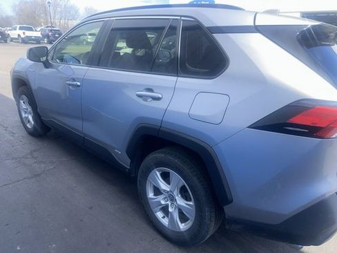 Used 2020 Toyota RAV4 XLE w/ Convenience Package image 5