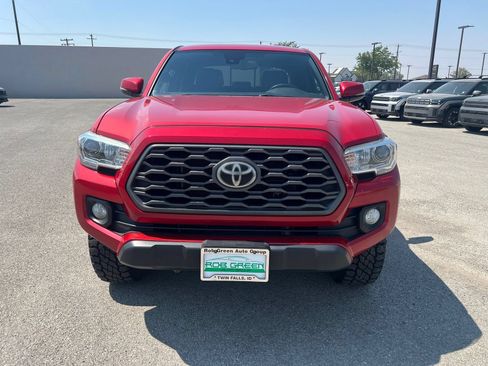 Used 2020 Toyota Tacoma TRD Off-Road w/ Technology Package AWD/4WD image 8