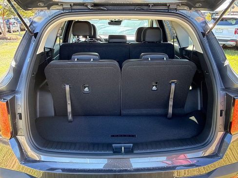 Certified 2025 Kia Sorento S w/ Panoramic Sunroof Package FWD image 18