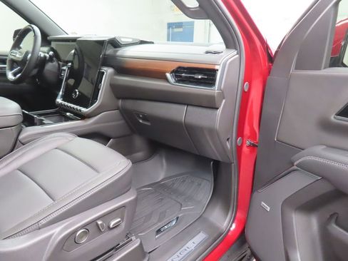 Used 2026 GMC Yukon Denali w/ Denali Reserve Package image 38