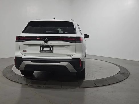New 2026 Volkswagen Tiguan SE AWD/4WD image 4
