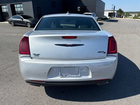 Used 2023 Chrysler 300 S RWD image 4