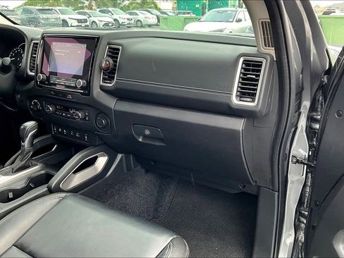 Used 2024 Nissan Frontier SL w/ Technology Package AWD/4WD image 16