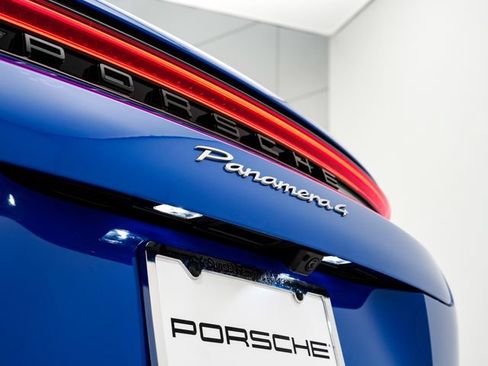 Certified 2025 Porsche Panamera 4 AWD/4WD image 27