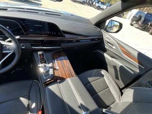 Certified 2024 Cadillac Escalade ESV Premium Luxury w/ Performance Package image 15