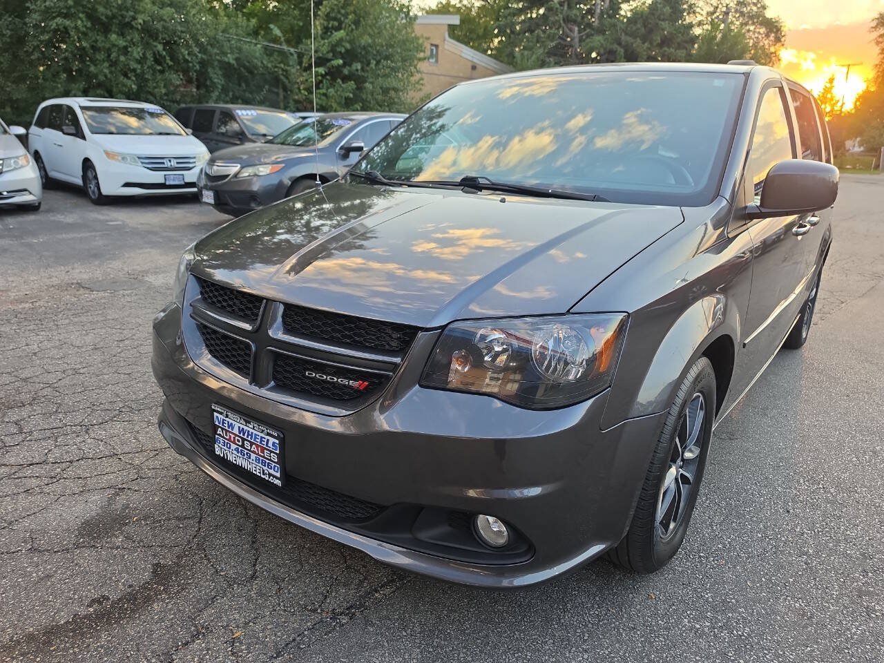 Used 2017 Dodge Grand Caravan GT FWD image 1
