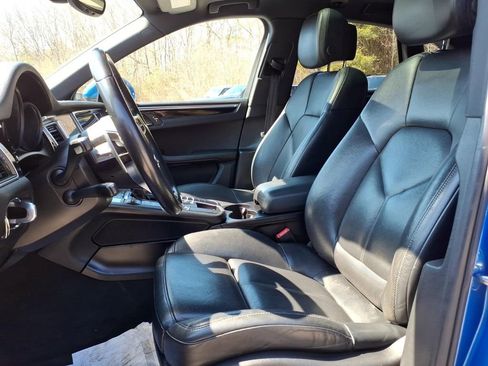 Used 2017 Porsche Macan AWD/4WD image 12