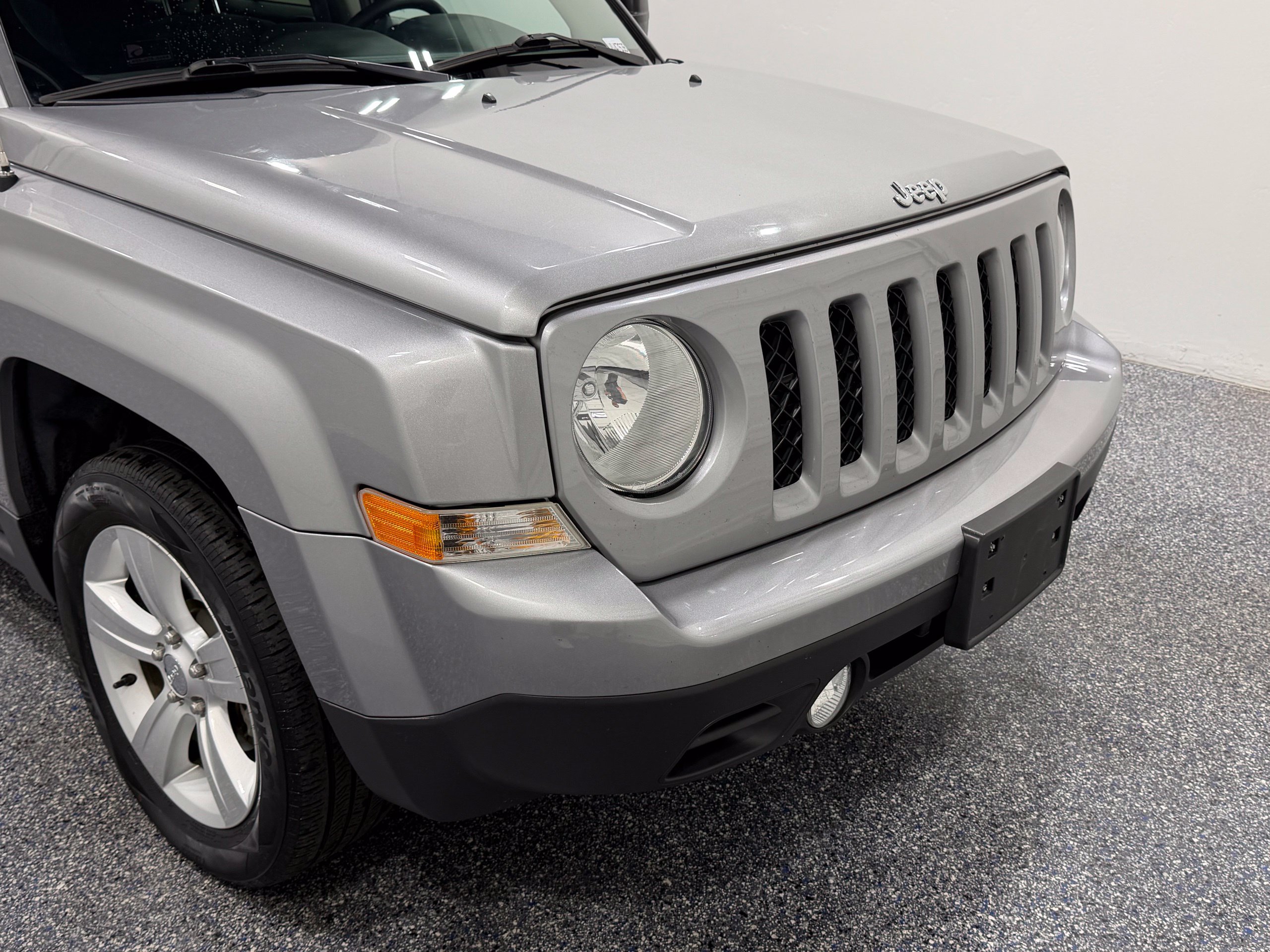 Used 2015 Jeep Patriot Latitude FWD image 18