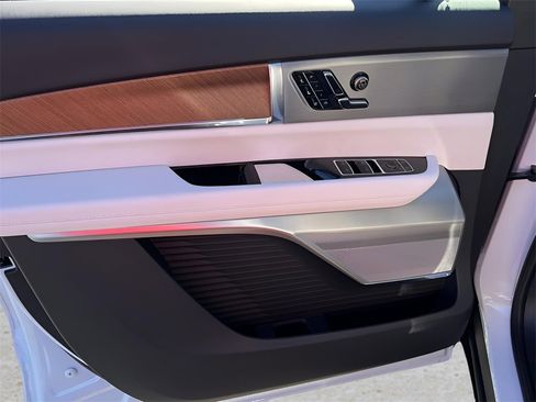 New 2026 Cadillac Vistiq Luxury image 10