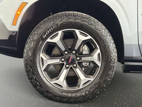 Used 2026 GMC Yukon AT4 Ultimate AWD/4WD image 19