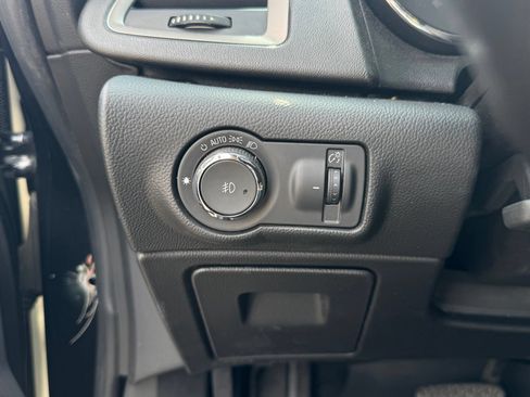 Used 2015 Buick Verano Leather w/ Experience Buick Package FWD image 19