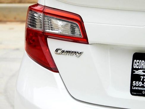 Used 2012 Toyota Camry SE image 9