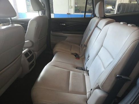 Used 2016 Honda Pilot Touring image 6