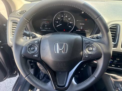 Used 2022 Honda HR-V EX-L image 11
