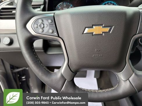 Used 2017 Chevrolet Suburban LT w/ Luxury Package RWD image 15