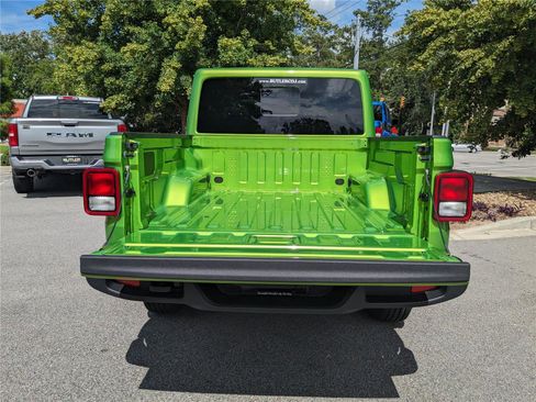 New 2025 Jeep Gladiator Sport image 13