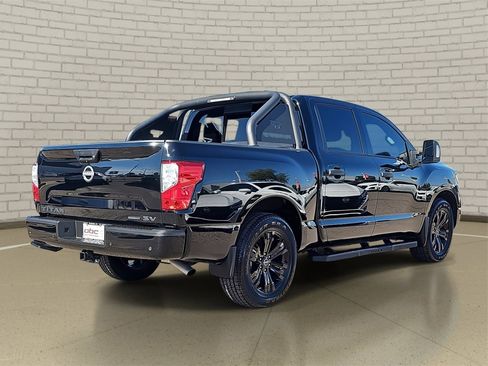 Used 2024 Nissan Titan SV image 5