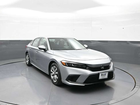 Used 2024 Honda Civic LX image 3