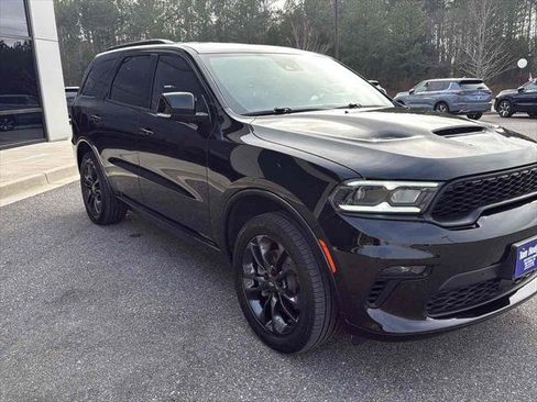 Used 2023 Dodge Durango GT image 3