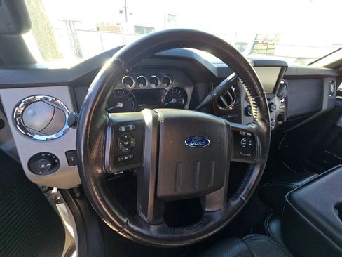 Used 2015 Ford F250 Lariat w/ Lariat Interior Package image 11