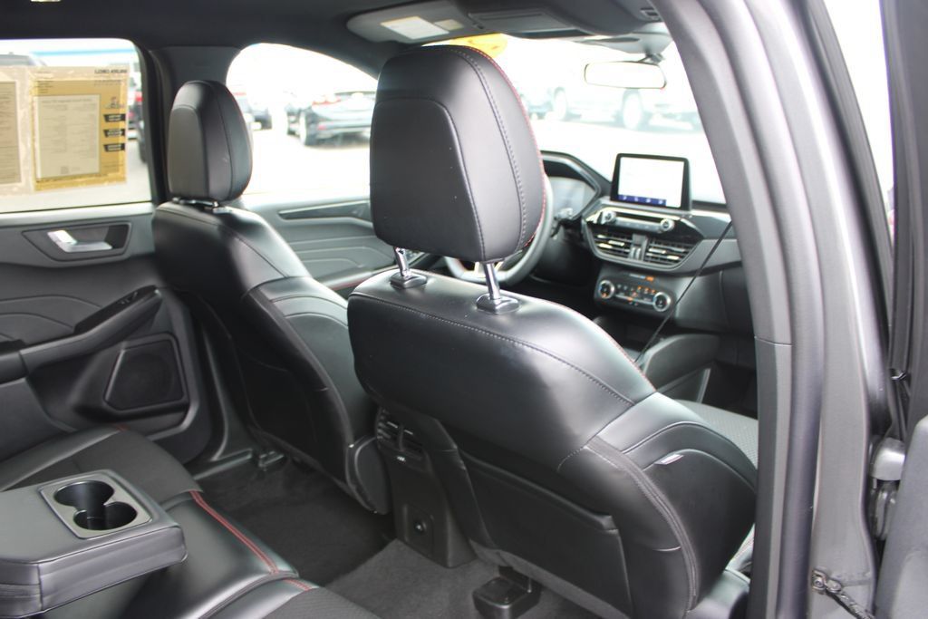 Used 2025 Ford Escape ST-Line FWD image 32