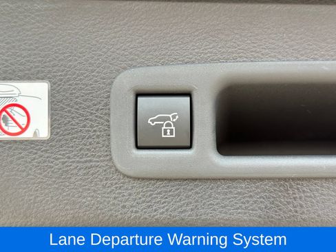 Used 2026 Toyota Sienna XLE Woodland Edition AWD/4WD image 42