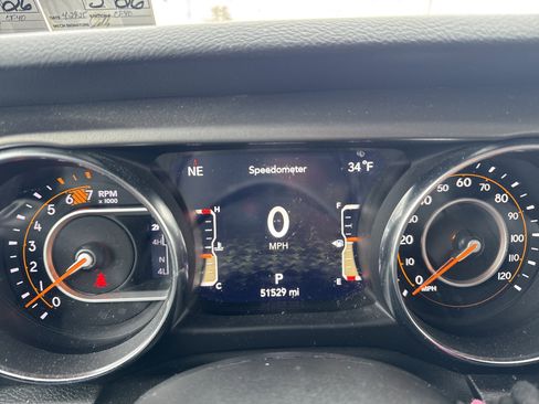 Used 2023 Jeep Wrangler Sport S image 13