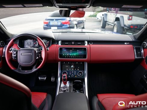Used 2019 Land Rover Range Rover Sport SVR image 25