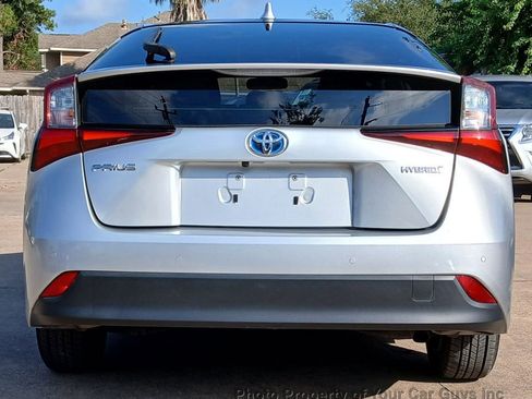 Used 2020 Toyota Prius LE image 8