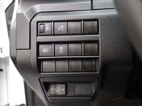 Used 2025 Toyota Tacoma SR image 7