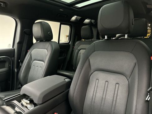Used 2022 Land Rover Defender 110 X-Dynamic SE image 22