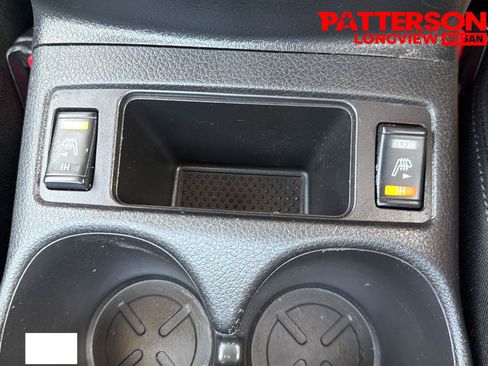 Used 2019 Nissan Rogue SV w/ Premium Package FWD image 14