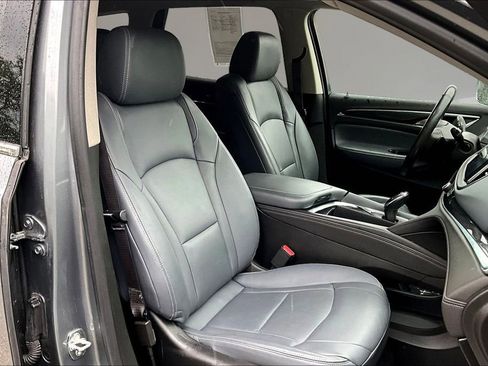Used 2020 Buick Enclave Premium w/ Sun and Sites Package AWD/4WD image 27