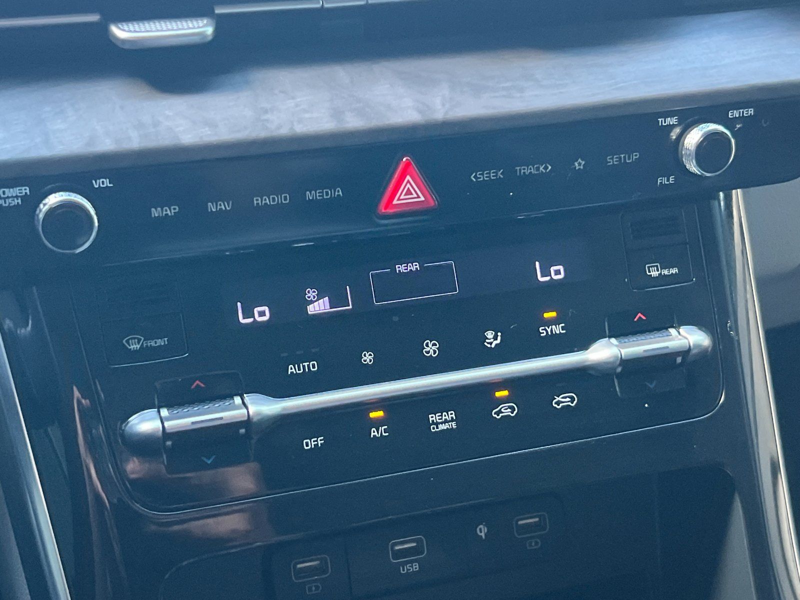 Certified 2024 Kia Carnival SX FWD image 22