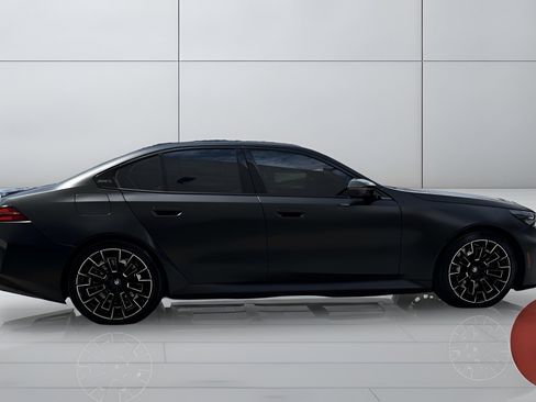 Used 2026 BMW M5 w/ Carbon Package AWD/4WD image 8