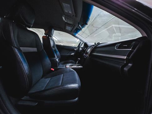 Used 2014 Toyota Camry SE FWD image 32