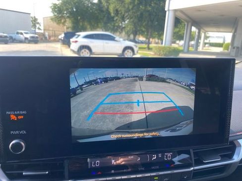 Used 2025 Toyota Sienna XSE FWD image 24