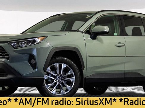 Used 2021 Toyota RAV4 XLE Premium image 2