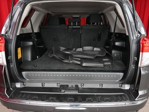 Used 2011 Toyota 4Runner SR5 w/ Convenience Pkg image 7