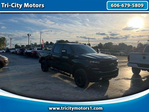 Used 2021 Chevrolet Silverado 1500 LT Trail Boss w/ Convenience Package II image 1