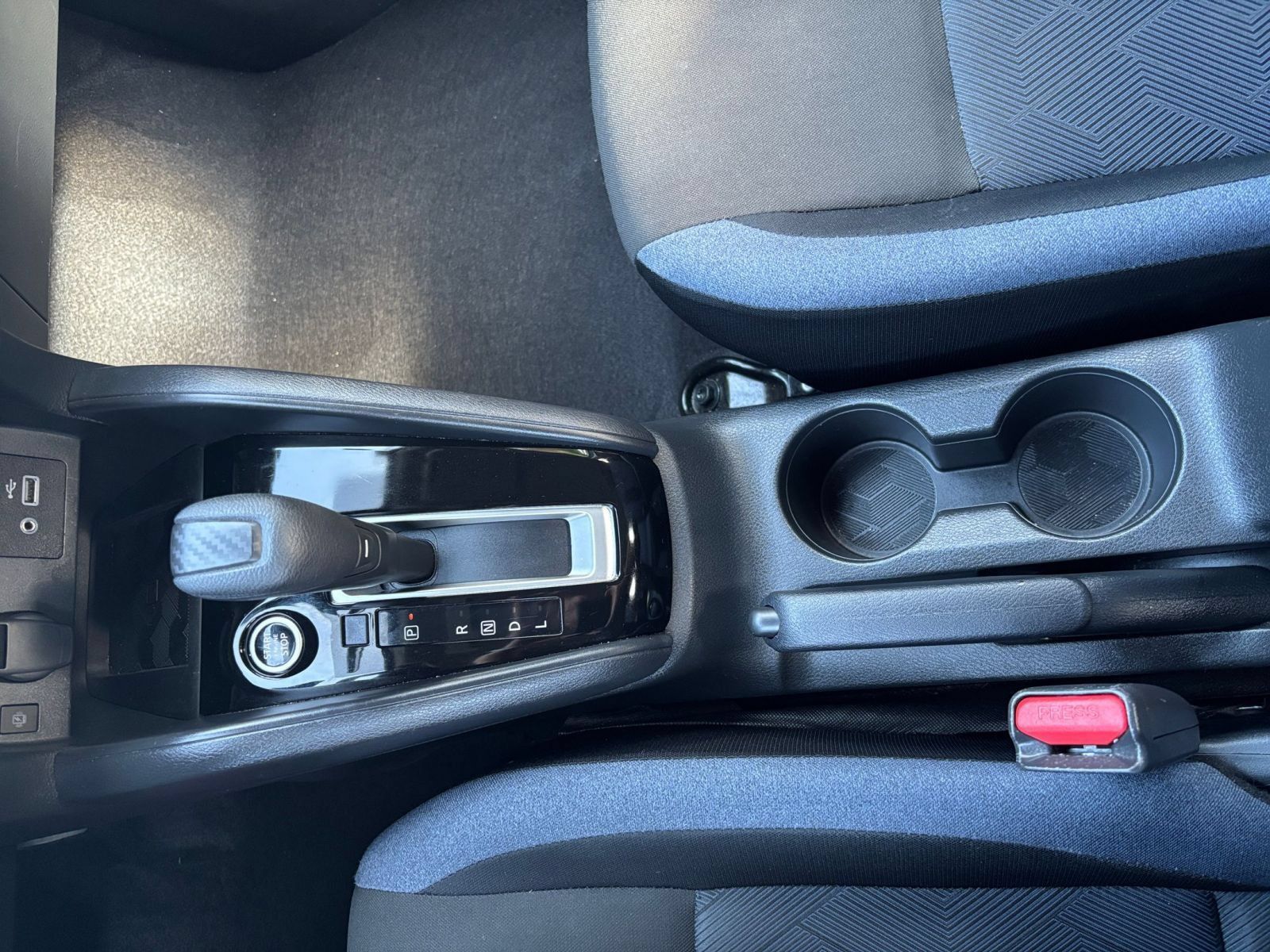 Used 2025 Nissan Versa SV FWD image 38
