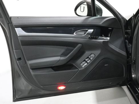 Used 2011 Porsche Panamera image 64