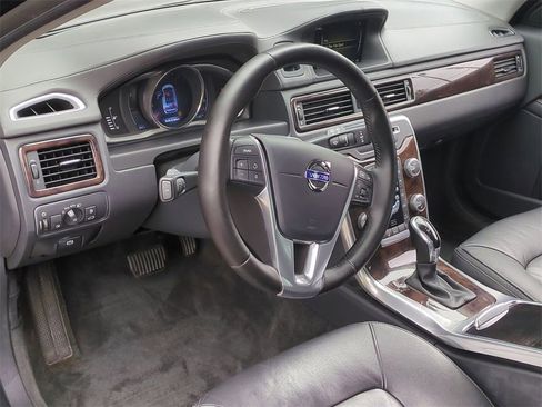 Used 2016 Volvo XC70 T5 Premier w/ Proximity Package image 13