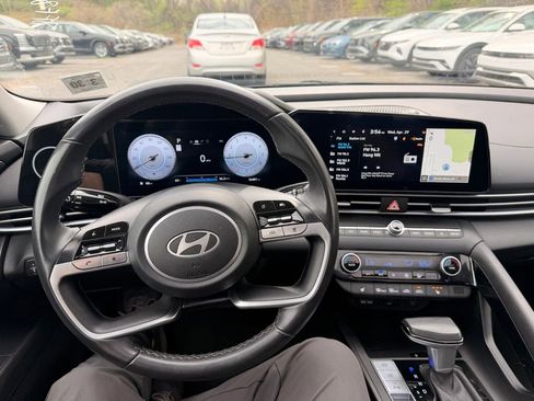 Used 2024 Hyundai Elantra Limited FWD image 13