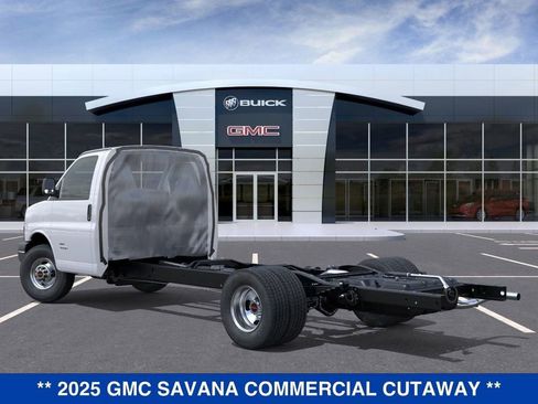 New 2025 GMC Savana 4500 w/ Power Convenience Package image 4