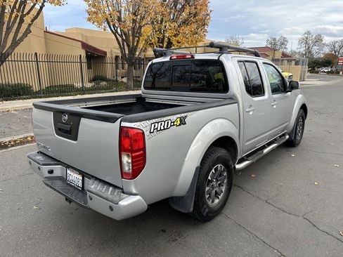 Used 2014 Nissan Frontier PRO-4X w/ Pro-4x Luxury Package image 8