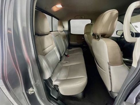 Used 2022 Nissan Frontier SV AWD/4WD image 25