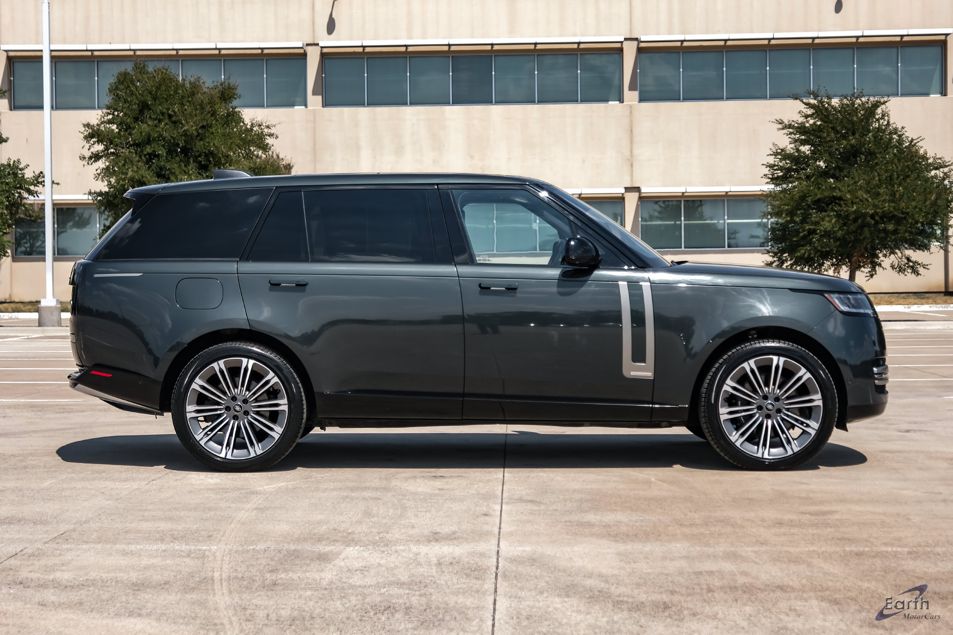 Used 2023 Land Rover Range Rover Long Wheelbase Autobiography AWD/4WD image 18