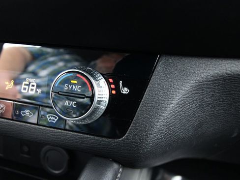 Used 2024 Mitsubishi Outlander SE image 28